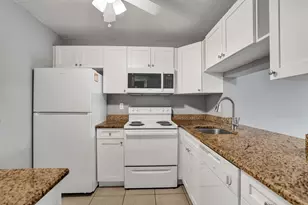 9460 Poinciana Pl, Davie, FL 33324 - Photo 3