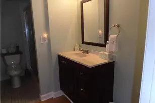 9460 Poinciana Pl, Davie, FL 33324 - Photo 11