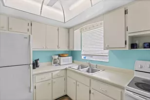 2885 W Ashley Dr Dr W, West Palm Beach, FL 33415 - Photo 9