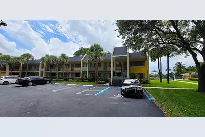 1617 Meadows Circle W, Boynton Beach, FL 33436 - Photo 1