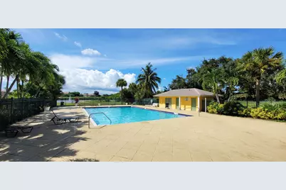 1617 Meadows Circle W, Boynton Beach, FL 33436 - Photo 17