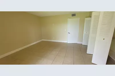 1617 Meadows Circle W, Boynton Beach, FL 33436 - Photo 9