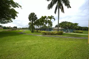 1617 Meadows Cir W, Boynton Beach, FL 33436 - Photo 13
