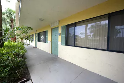 1617 Meadows Circle W, Boynton Beach, FL 33436 - Photo 3