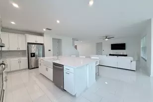 10710 SW Hensley St, Port Saint Lucie, FL 34987 - Photo 9