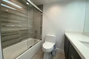 5401 Collins Ave, Miami Beach, FL 33140 - Photo 21