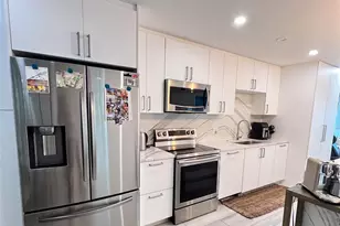 2115 NE 37th Dr, Fort Lauderdale, FL 33308 - Photo 3