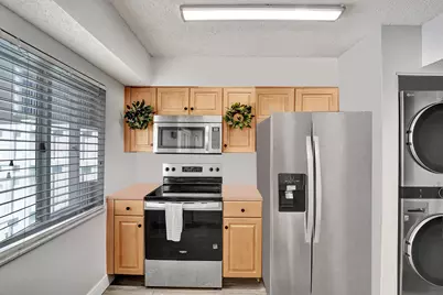 173 Riviera Circle, Weston, FL 33326 - Photo 9