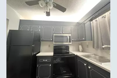 1551 N 12th Court #10b, Hollywood, FL 33019 - Photo 3