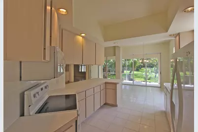 160 Lost Bridge Drive, Palm Beach Gardens, FL 33410 - Photo 11