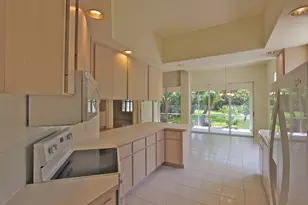 160 Lost Bridge Dr, Palm Beach Gardens, FL 33410 - Photo 11