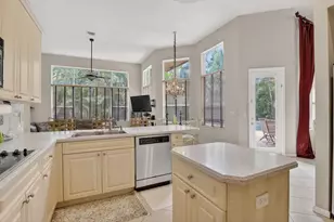 8106 N Savannah Cir, Davie, FL 33328 - Photo 19