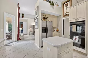 8106 N Savannah Cir, Davie, FL 33328 - Photo 23