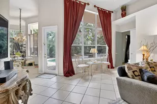 8106 N Savannah Cir, Davie, FL 33328 - Photo 13