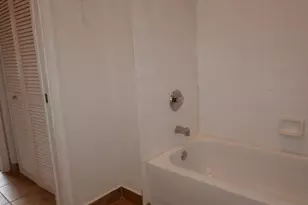 227 City View Dr, Fort Lauderdale, FL 33311 - Photo 23