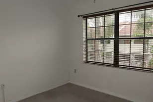 227 City View Dr, Fort Lauderdale, FL 33311 - Photo 25
