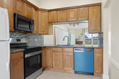5540 S Lakewood Cir Circle S #F, Margate, FL 33063 - Photo 11