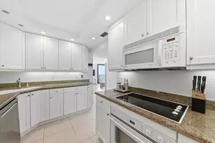5420 N Ocean Dr, Singer Island, FL 33404 - Photo 11
