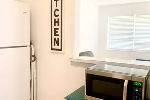123 Canterbury E, West Palm Beach, FL 33417 - Photo 5