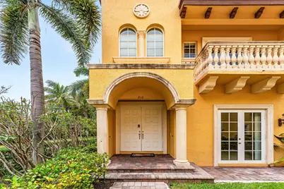 210 NE 69th Circle, Boca Raton, FL 33487 - Photo 3