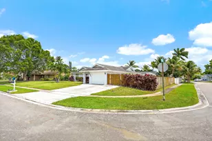 3962 Winfield Rd, Boynton Beach, FL 33436 - Photo 5