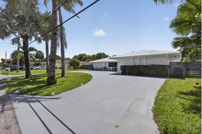 8111 W Lake Drive, Lake Clarke Shores, FL 33406 - Photo 7