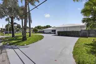 8111 W Lake Dr, Lake Clarke Shores, FL 33406 - Photo 7