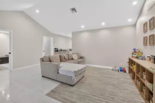 10065 Camelback Ln, Boca Raton, FL 33498 - Photo 7