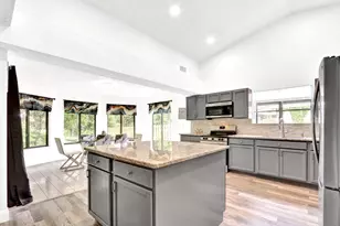 362 SE Crosspoint Dr, Port Saint Lucie, FL 34983 - Photo 11