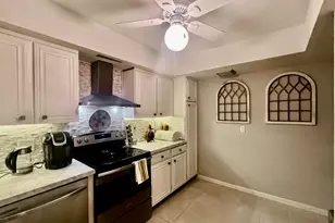 2425 Presidential Way, West Palm Beach, FL 33401 - Photo 11
