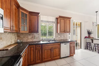 10710 NW 54th Place, Coral Springs, FL 33076 - Photo 11