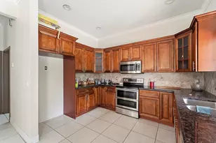 10710 NW 54th Pl, Coral Springs, FL 33076 - Photo 11
