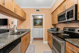 6529 Emerald Dunes Dr, Royal Palm Beach, FL 33411 - Photo 7