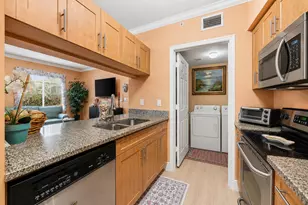 6529 Emerald Dunes Dr, Royal Palm Beach, FL 33411 - Photo 9