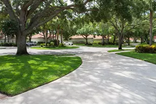 146 Lost Bridge Dr, Palm Beach Gardens, FL 33410 - Photo 3