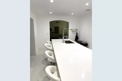 9007 NE 10th Avenue NE, Miami, FL 33138 - Photo 15