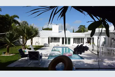 9007 NE 10th Avenue NE, Miami, FL 33138 - Photo 1