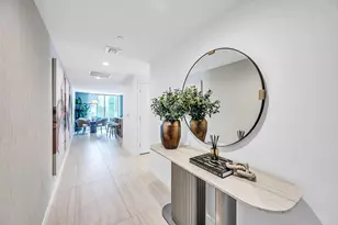 77 SE 5th St, Miami, FL 33131 - Photo 21