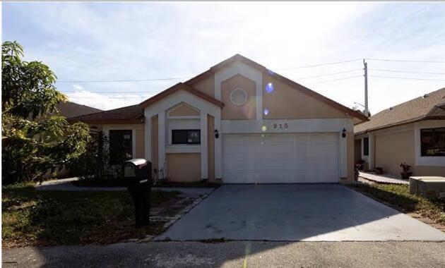 915 Buttonwood Ave - 915 Buttonwood Ave, North Lauderdale, FL 33068 Luxury Property | Jose Angel Pina