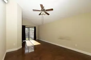 915 Buttonwood Ave, North Lauderdale, FL 33068 - Photo 5