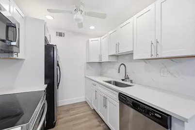 1043 Cornwall C, Boca Raton, FL 33434 - Photo 9