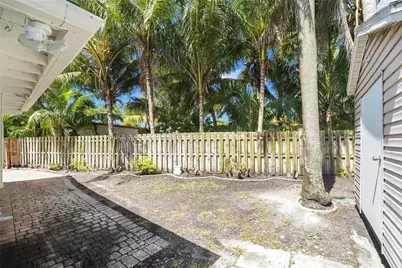 812 NE 4th Avenue, Pompano Beach, FL 33060 - Photo 7