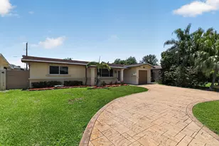 8580 NW 12th St, Pembroke Pines, FL 33024 - Photo 3