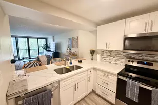 11 Royal Palm Way, Boca Raton, FL 33432 - Photo 3
