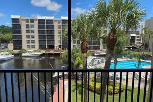 11 Royal Palm Way, Boca Raton, FL 33432 - Photo 1