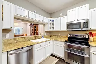 8279 Via Leonessa Dr, Boca Raton, FL 33433 - Photo 11