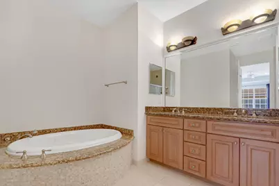4711 Artesa Way E, Palm Beach Gardens, FL 33418 - Photo 11