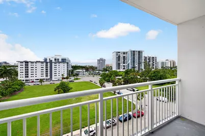 720 Orton Avenue #704, Fort Lauderdale, FL 33304 - Photo 17