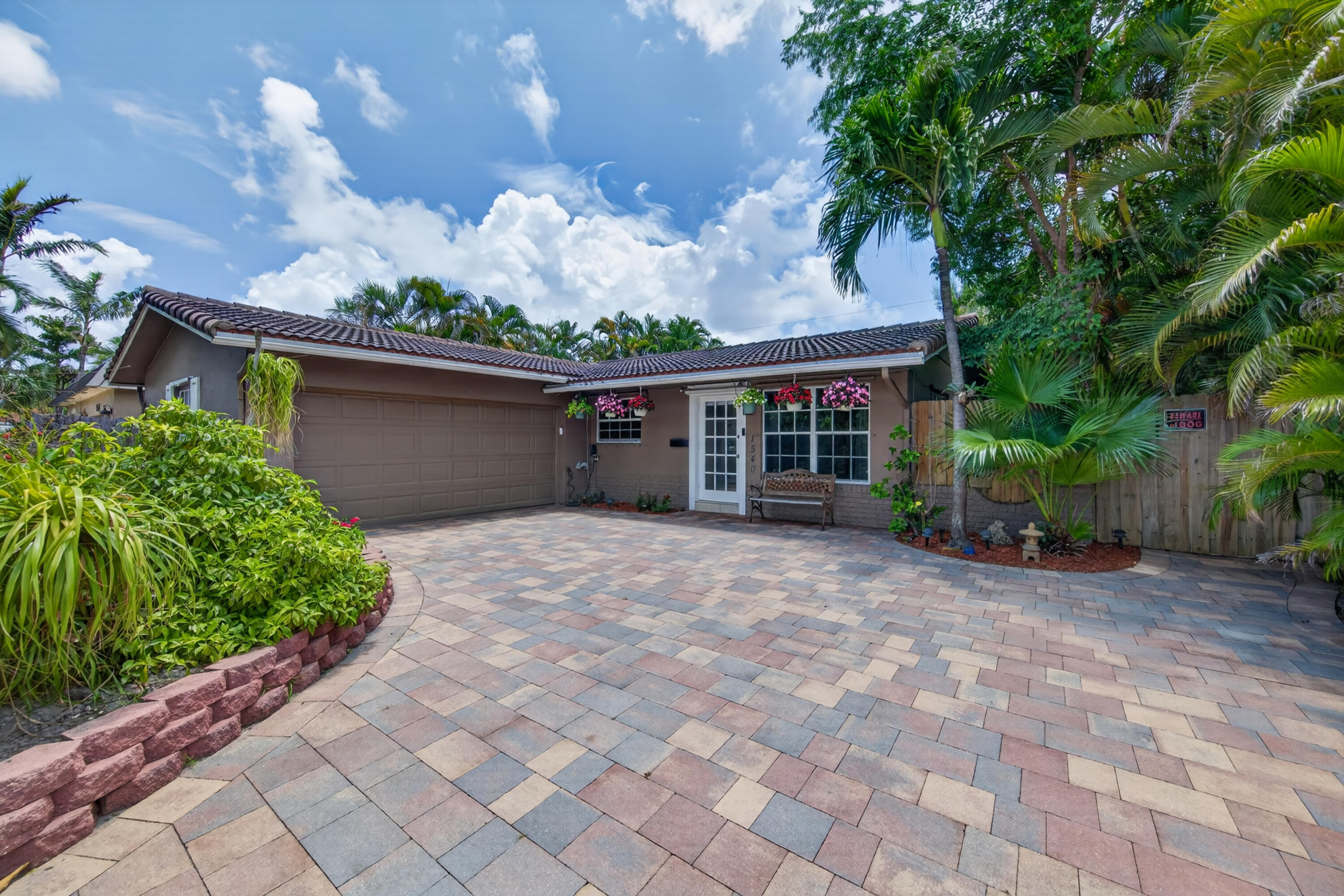 1540 NE 40th St - 1540 NE 40th St, Oakland Park, FL 33334 Luxury Property | Jose Angel Pina