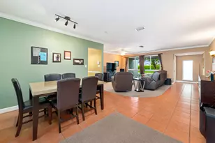 10578 NW 3 St, Plantation, FL 33324 - Photo 7